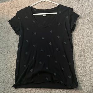 Pink brand T-shirt V neck, black with gray P’s